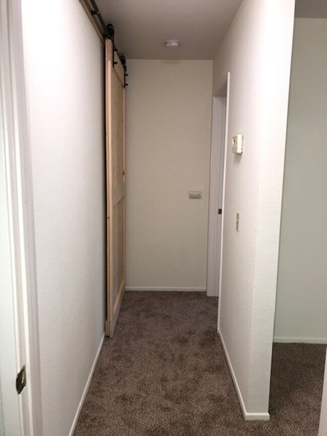 Building Photo - Cute and Cozy 2Br/2Ba Dual Master Condo in Terra Vista II