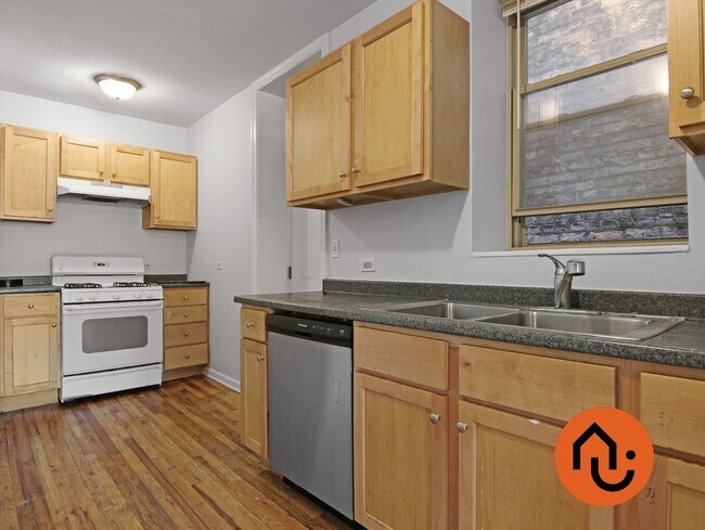 Building Photo - 1123 W 31st St