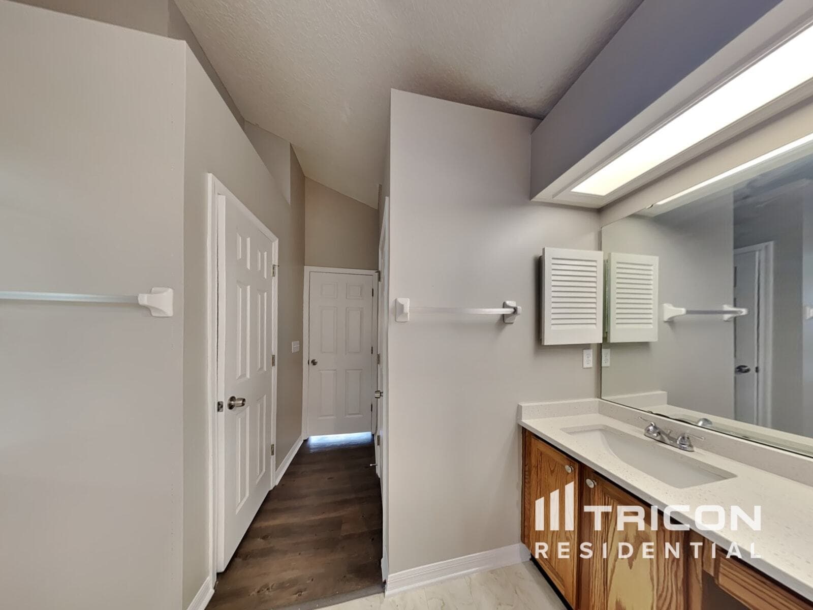 Building Photo - 1624 River Breeze Dr