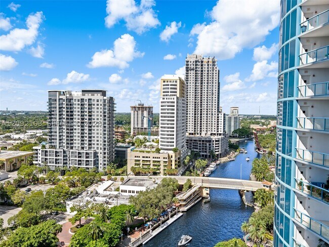 Building Photo - 333 Las Olas Way