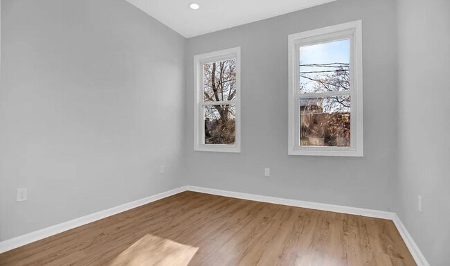 Building Photo - Beautifully Updated Townhome in Prime Location – Move-In Ready!