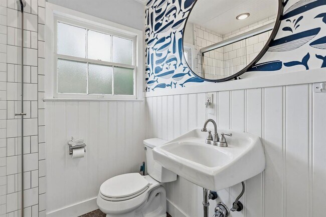 Building Photo - 2635 W 45th St