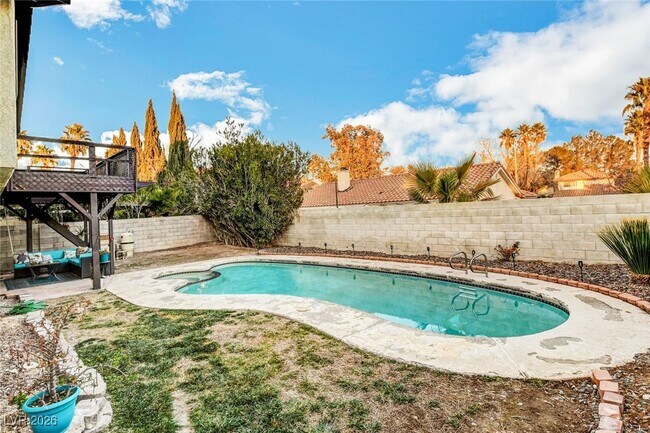 Building Photo - 4762 Torrence Dr