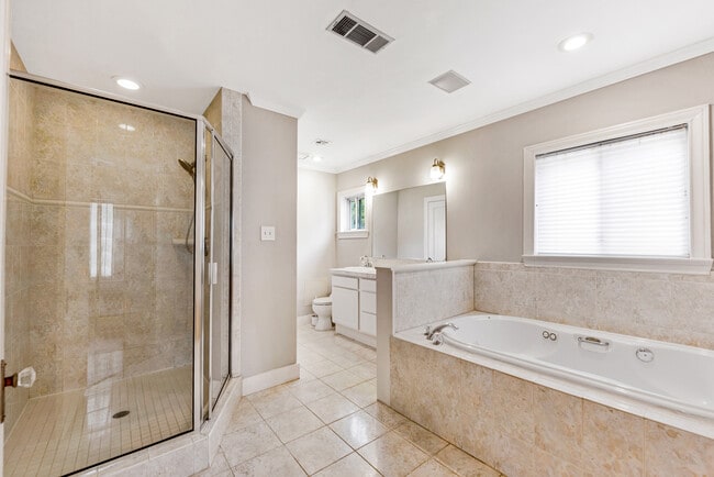 Building Photo - 1609 Driscoll St