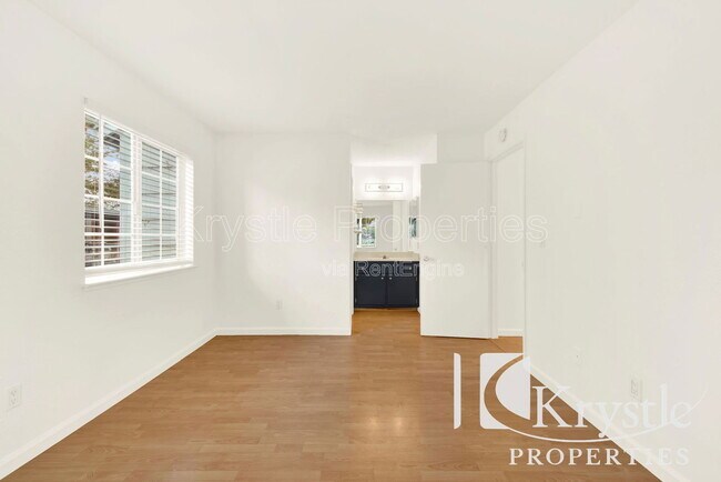 Building Photo - 285 Lighthouse Dr