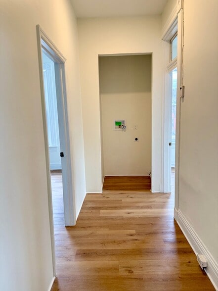 Building Photo - 217 W 11th St