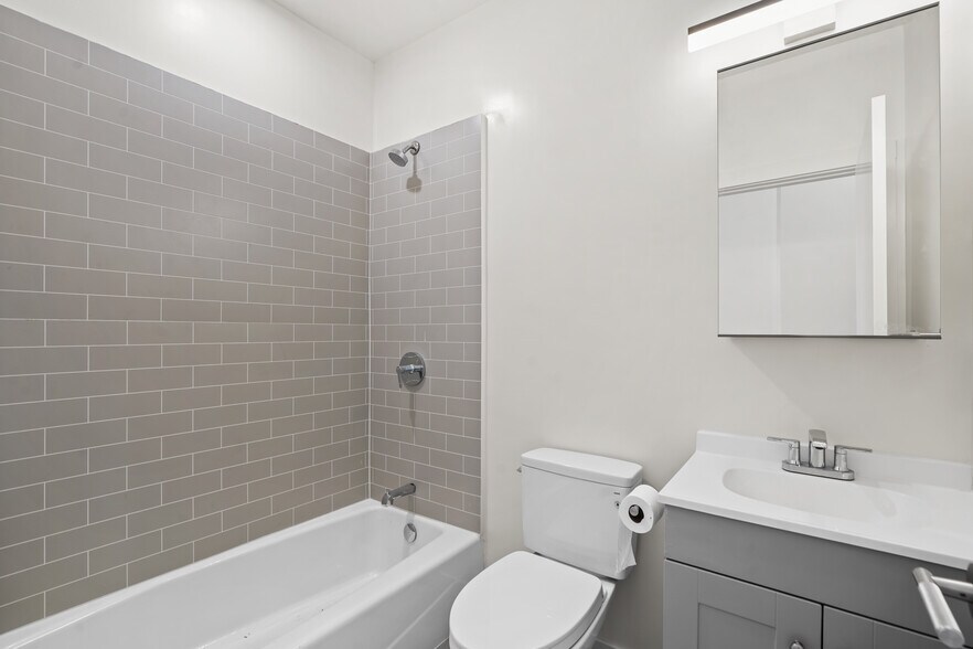 Building Photo - 124 Lyon St