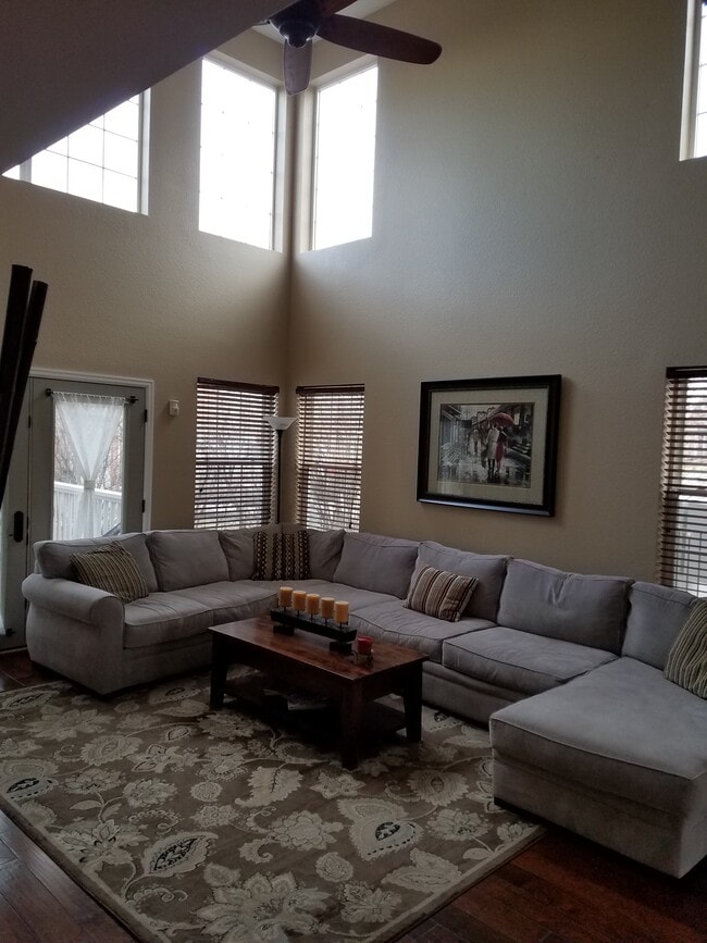 Building Photo - 9484 Southern Hills Cir.