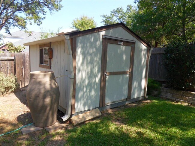Building Photo - 524 Carismatic Ln