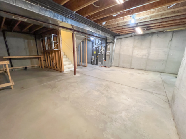 Building Photo - 1601 Great Western Dr
