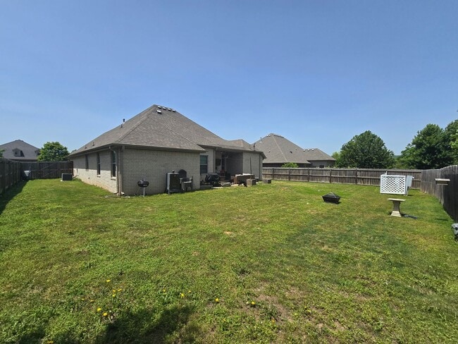 Building Photo - Fabulous 4BR Home Walking Distance to Ston...