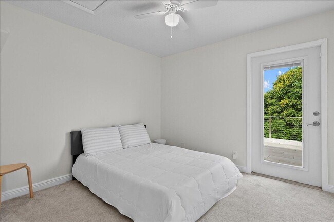 Building Photo - 2447 Country Golf Dr