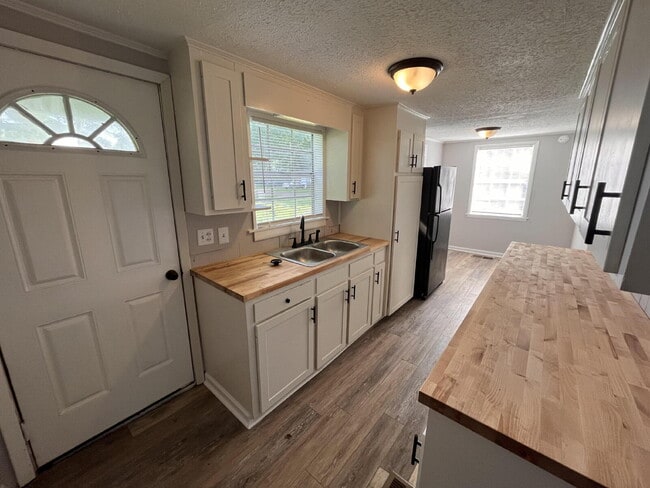 Building Photo - Cozy 3BR Rental in Pearl, MS – Spacious Ya...