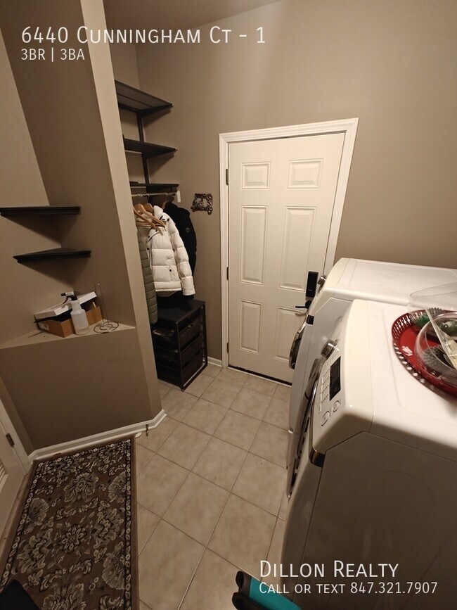 Building Photo - 6440 Cunningham Ct