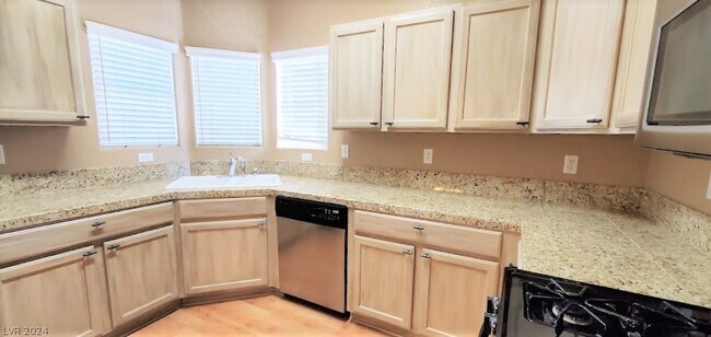 Building Photo - 2052 Gravel Hill St