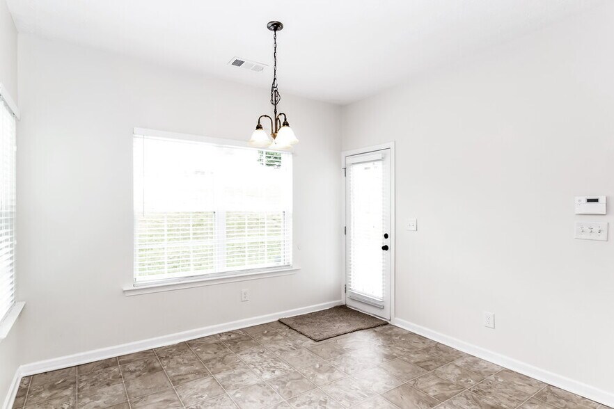 Building Photo - 27 Palladio Way