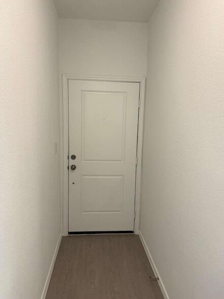 Building Photo - 577 Sormonne Lp