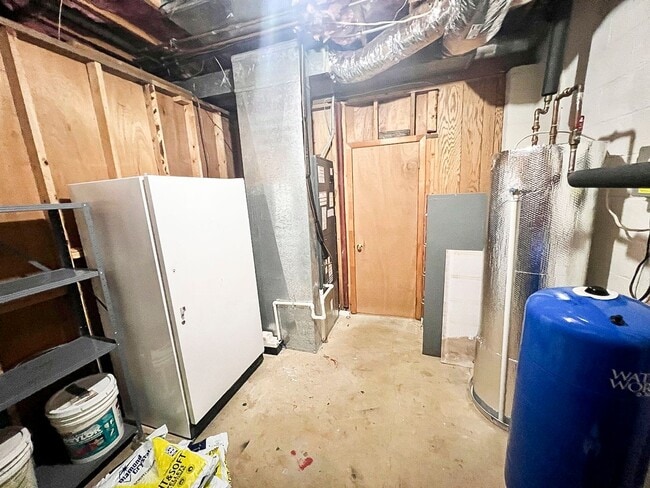 Building Photo - 3502 Old Jones Rd