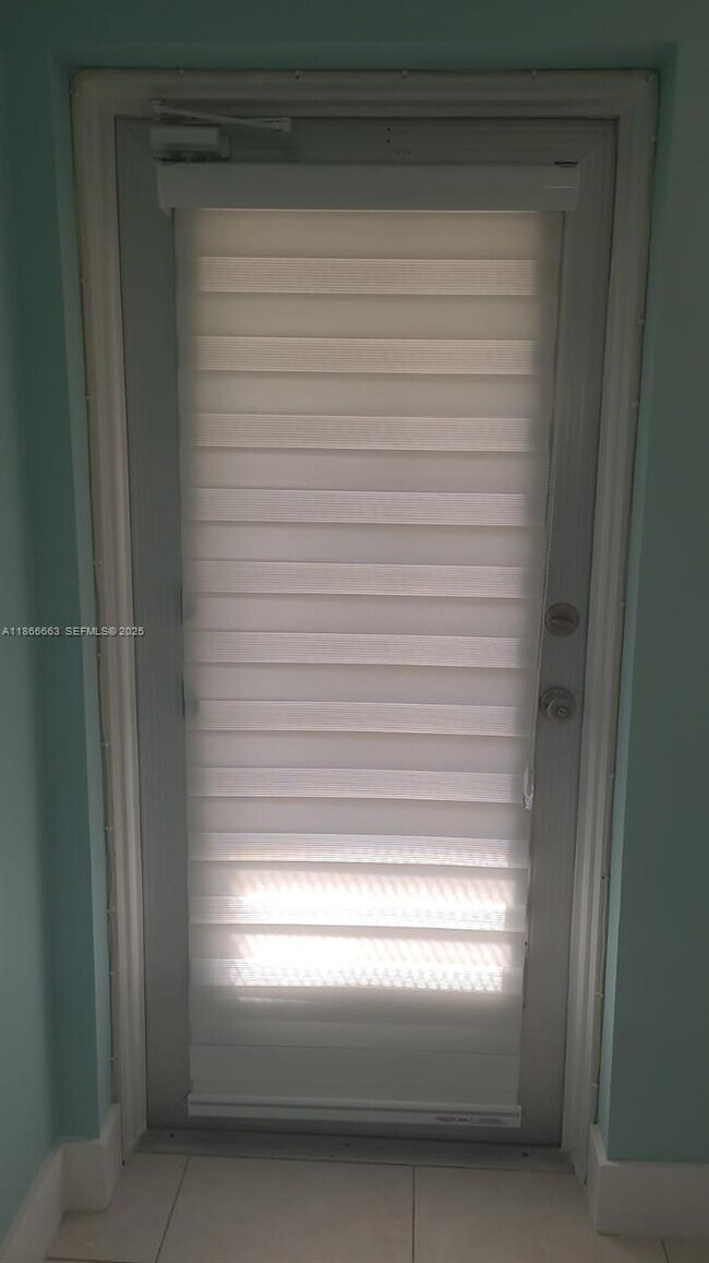 Building Photo - 202 Canterbury I