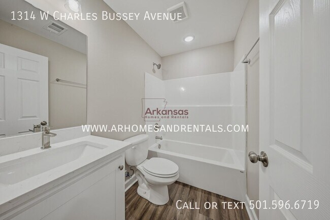 Building Photo - 1314 W Charles Bussey Ave