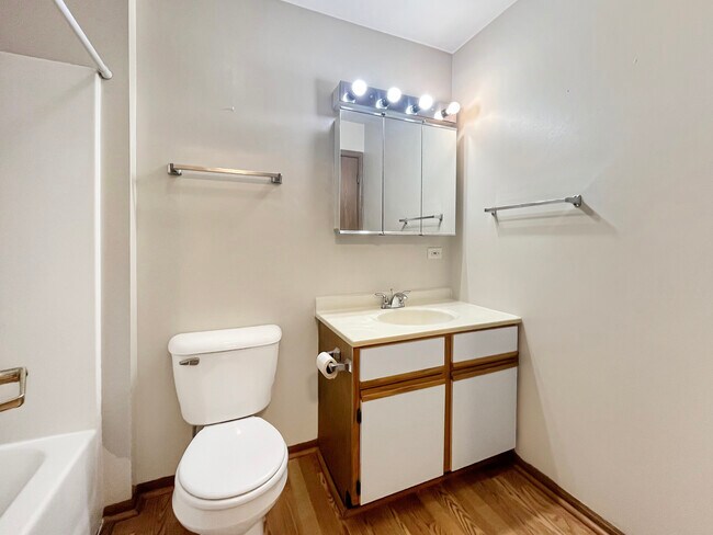 Building Photo - 1524 W Sand Bar Ct