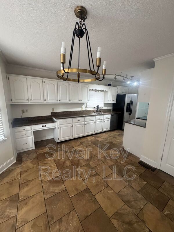 Building Photo - 1339 English Ln