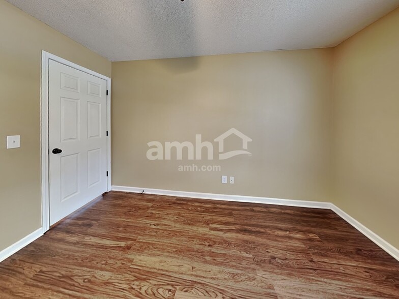 Building Photo - 3498 Torrington Ln