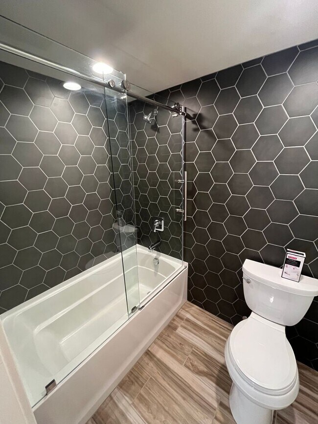 Building Photo - Amazing 4 Bed/3 Bath Home on One Acre with Large Shop – In Home Child Care Opportunity