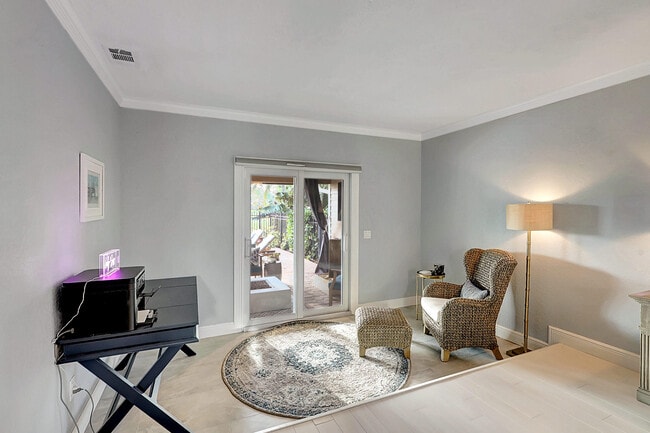 Building Photo - 3271 SE Court Dr