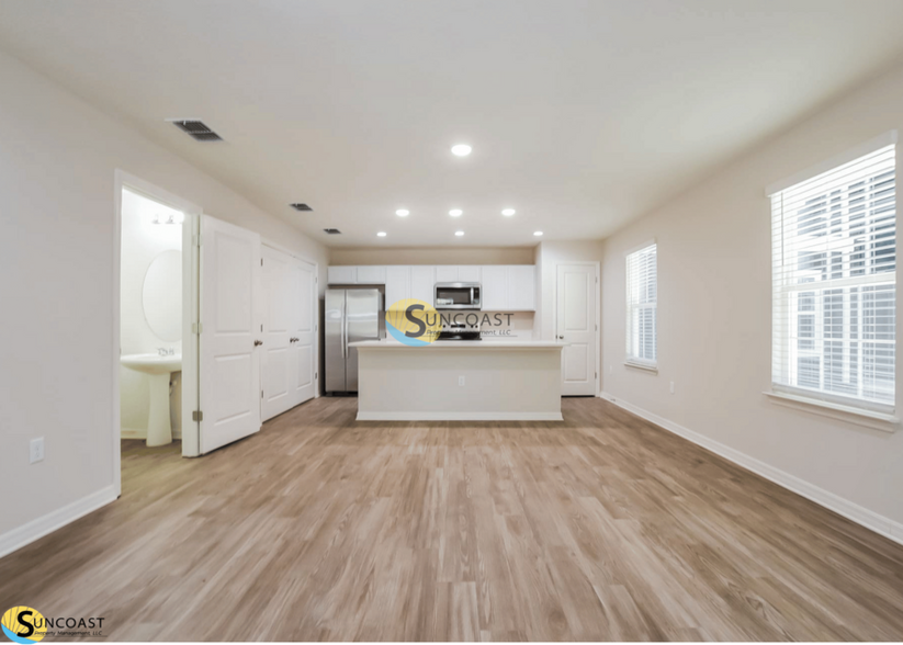 Building Photo - 3821 SW 43rd Ct