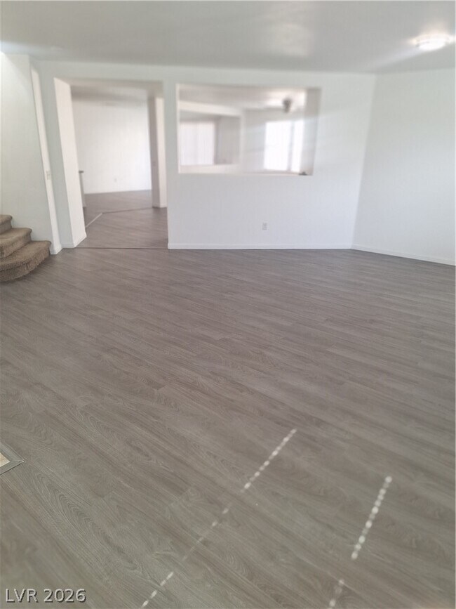 Building Photo - 304 Raptors View Ave