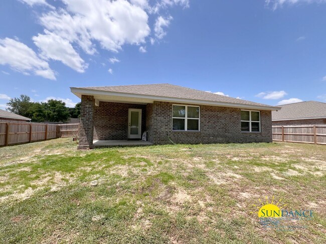 Building Photo - 5374 Wyndell Cir