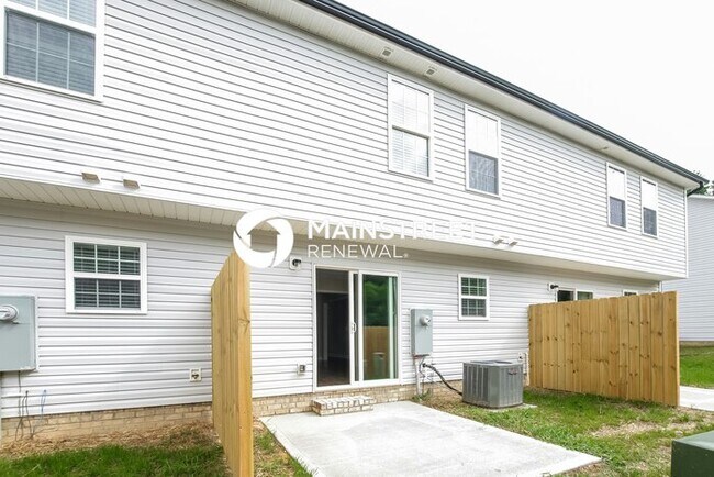 Building Photo - 3 Bedroom Pet-Friendly Home in Kannapolis, NC with Main Street Renewal