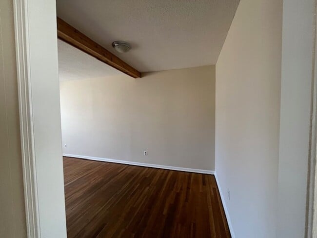 Building Photo - Renovated 3 Bedroom 1 Bath Home with 1 Car Garage for Rent!