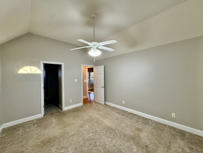 Building Photo - 159 Daleyuhski Way