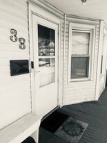 Building Photo - 36 Parker St