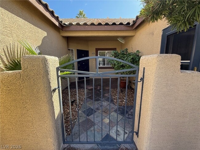 Building Photo - 693 Kentons Run Ave