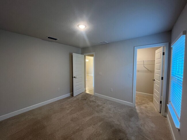 Building Photo - 2567 Averland Lp