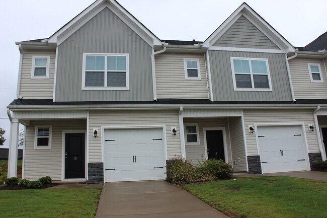 Primary Photo - 15 Apricot Ln