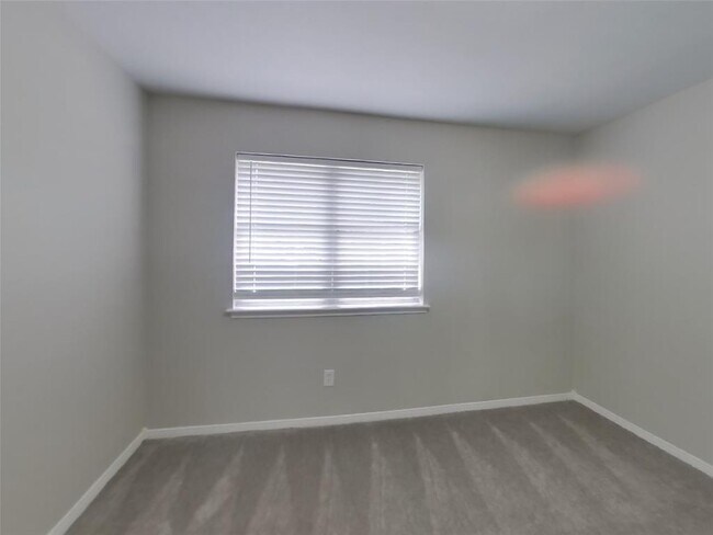 Building Photo - 6906 Falling Waters Dr