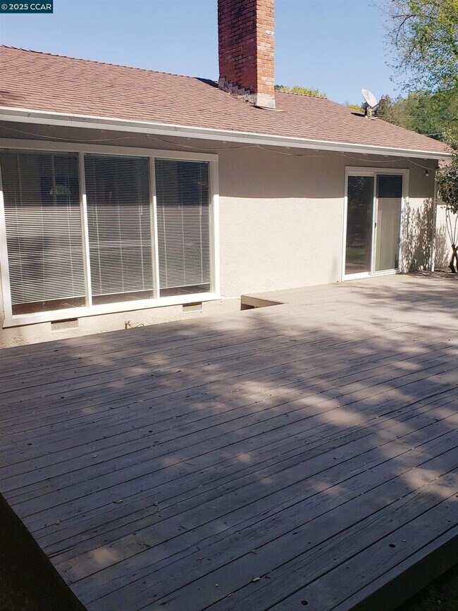 Building Photo - 44 Muth Dr