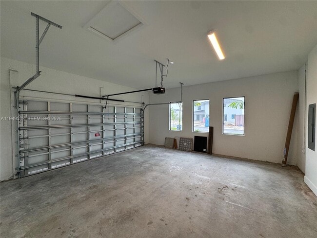 Building Photo - 19670 NE 14th Ct