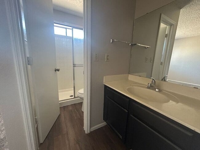 Building Photo - 456 N Glenview