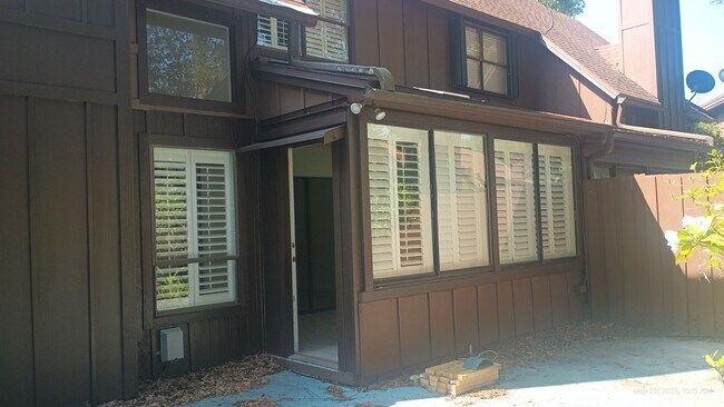 Building Photo - 3 bedrooms  in The Trails subdivision in O...