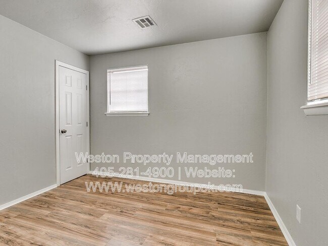 Building Photo - 1605 Cynthia Dr