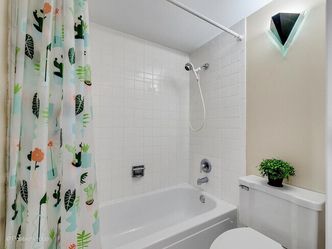 Building Photo - 6340 Americana Dr