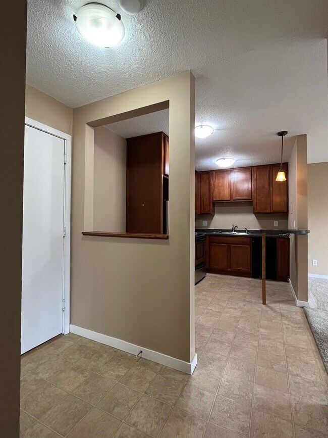 Building Photo - 3729 Snelling Ave