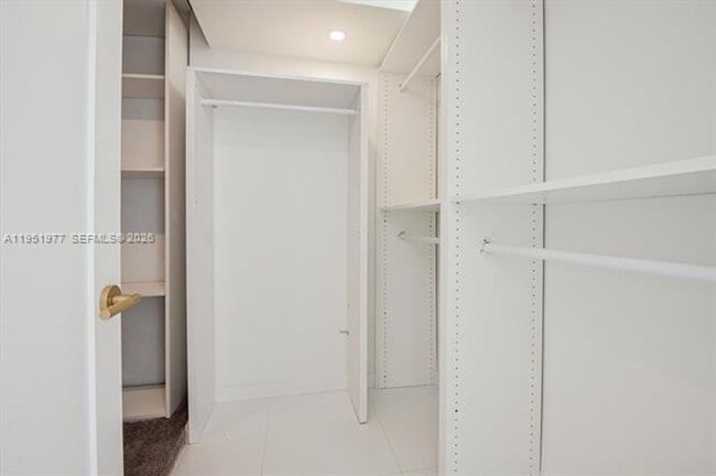 Building Photo - 4000 Towerside Terrace