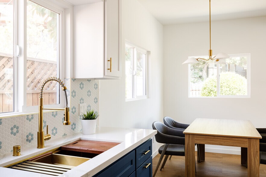 Building Photo - 4879 Hartwick St