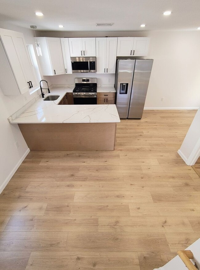 Building Photo - ****Providence/Northside – Brand-New Const...
